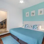 Scenic With Panoramic Sea & Mountain Views In Appartement