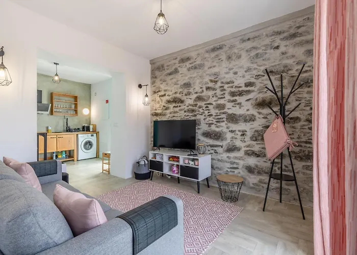 Scenic With Panoramic Sea & Mountain Views In *