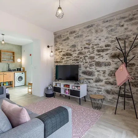 Scenic With Panoramic Sea & Mountain Views In *