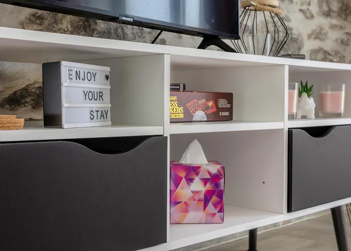 公寓 Scenic With Panoramic Sea & Mountain Views In *