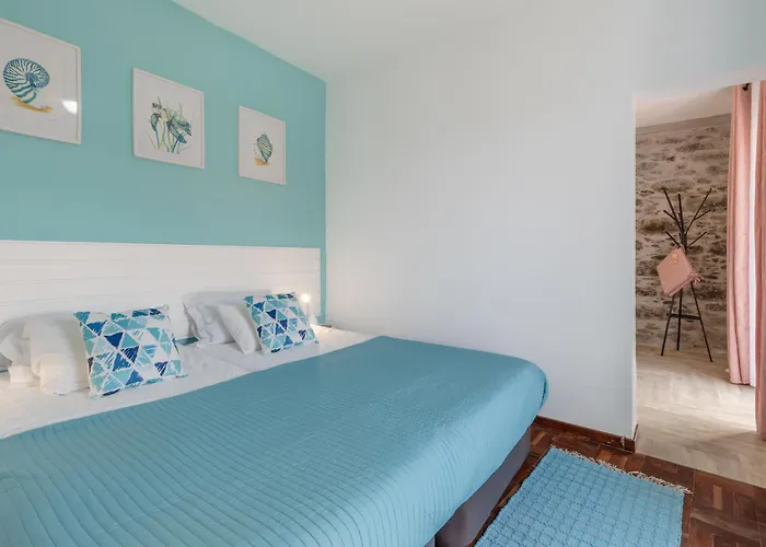 Scenic With Panoramic Sea & Mountain Views In Διαμέρισμα São Vicente