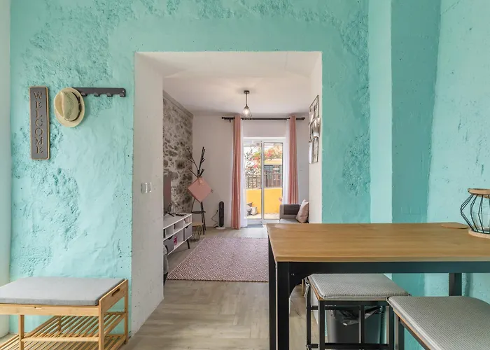 公寓 Scenic With Panoramic Sea & Mountain Views In *