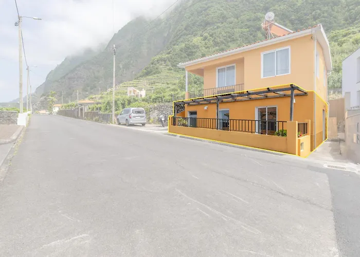 Scenic With Panoramic Sea & Mountain Views In *